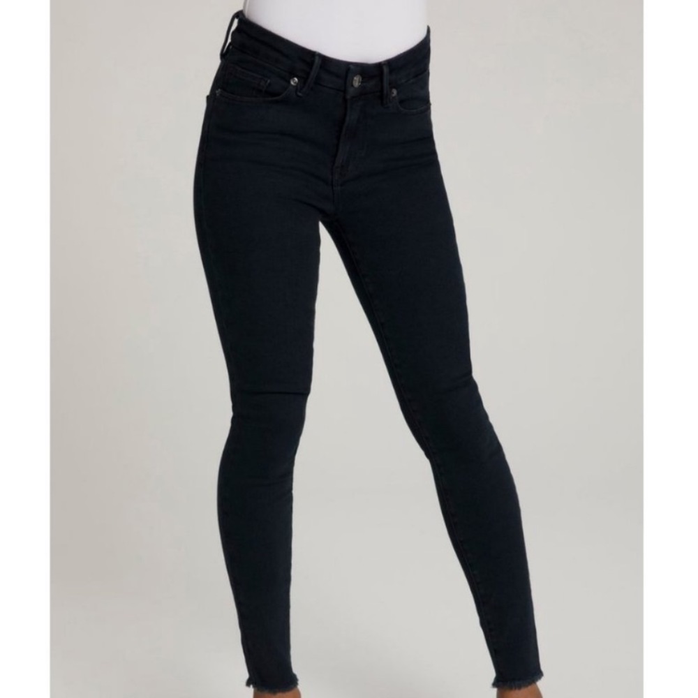 Good American Good Legs Crop Fray Hem Black094 Size 6/28